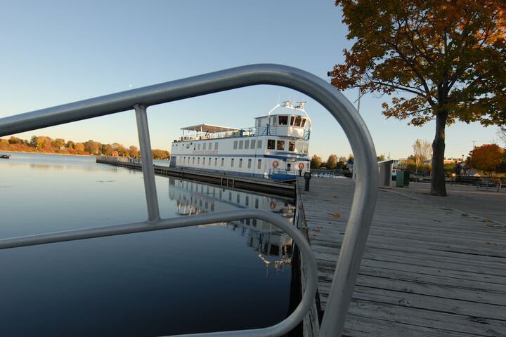 Dock