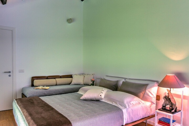 Room 9 of 39