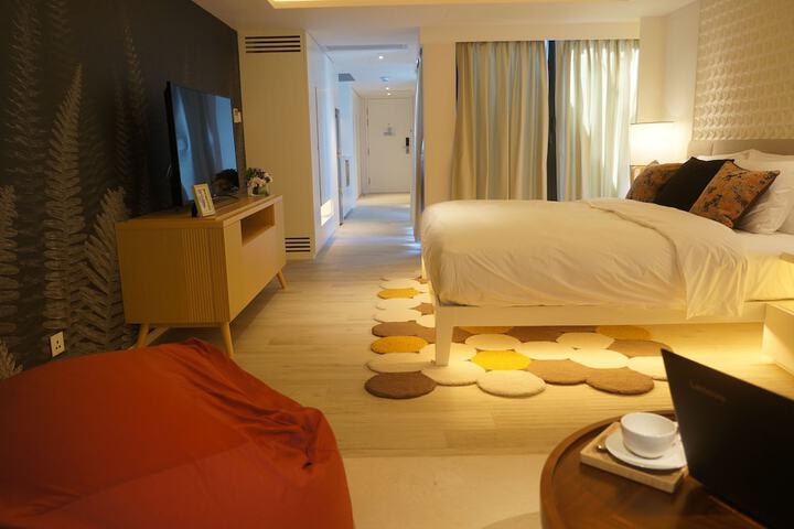 Room 17 of 68