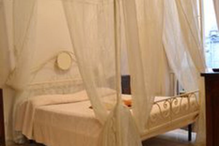 Room 8 of 35