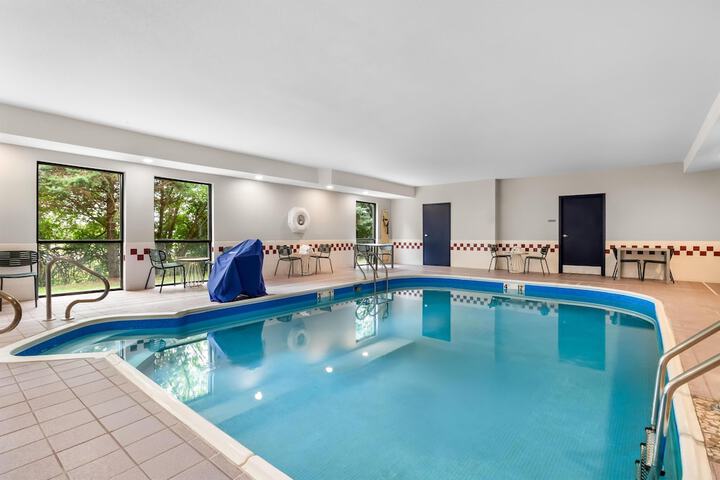 Hotel Pool