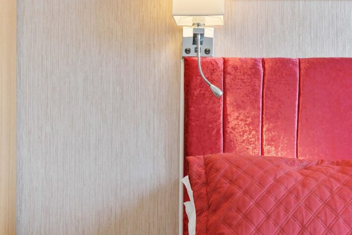 Room 25 of 128