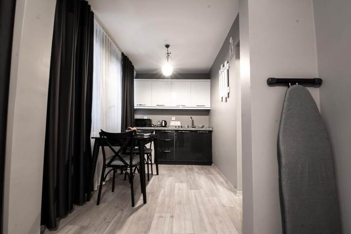 Room 3 of 32