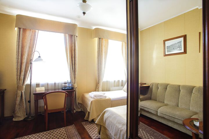 Room 9 of 71