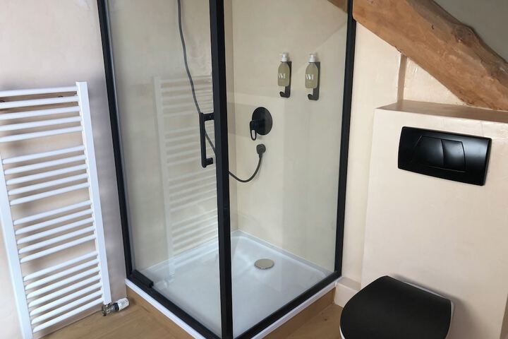 Room 7 of 14