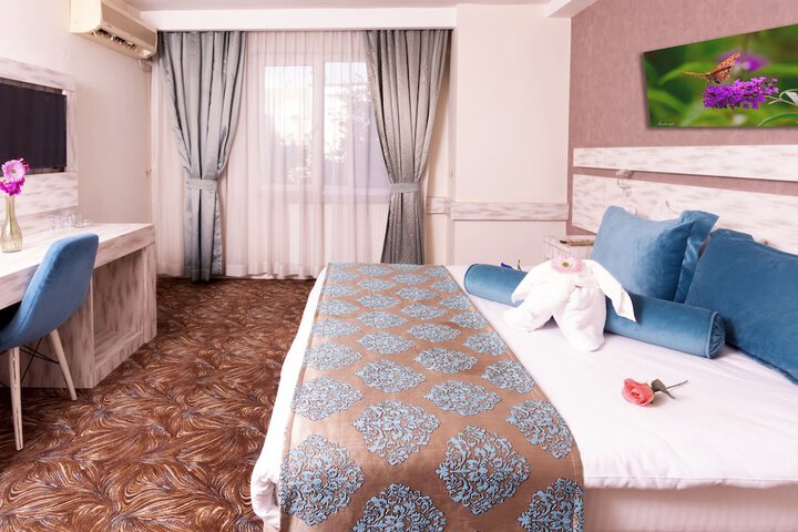 Room 3 of 15