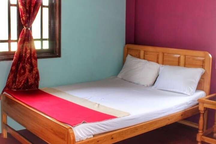 Room 5 of 10