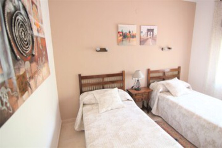 Room 70 of 76