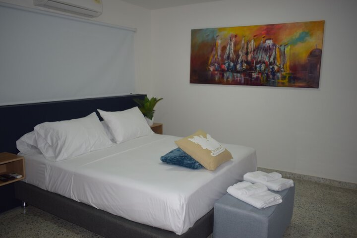 Room 13 of 18