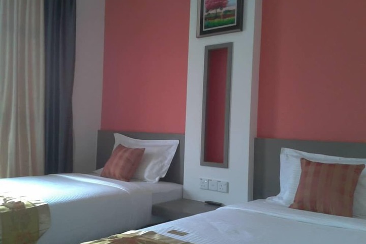 Room 16 of 34
