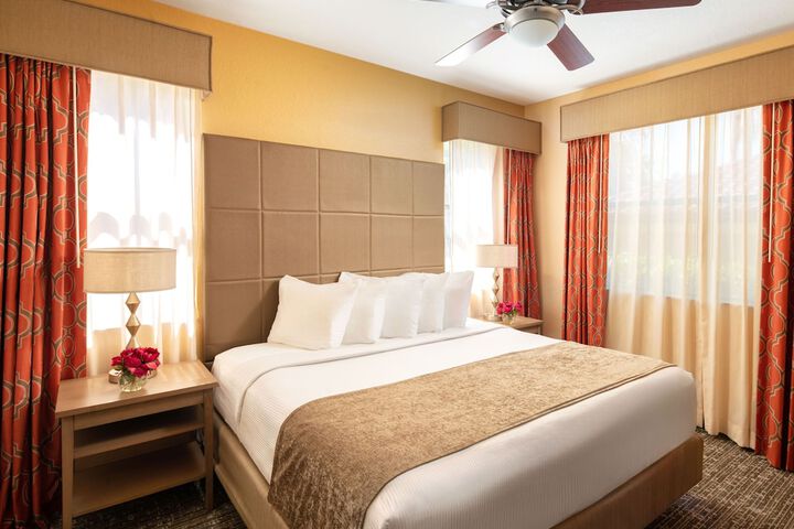 Room 4 of 72