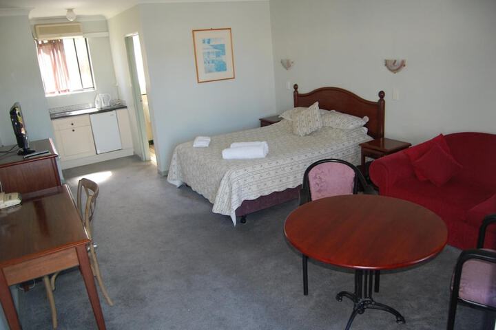 Room 6 of 19