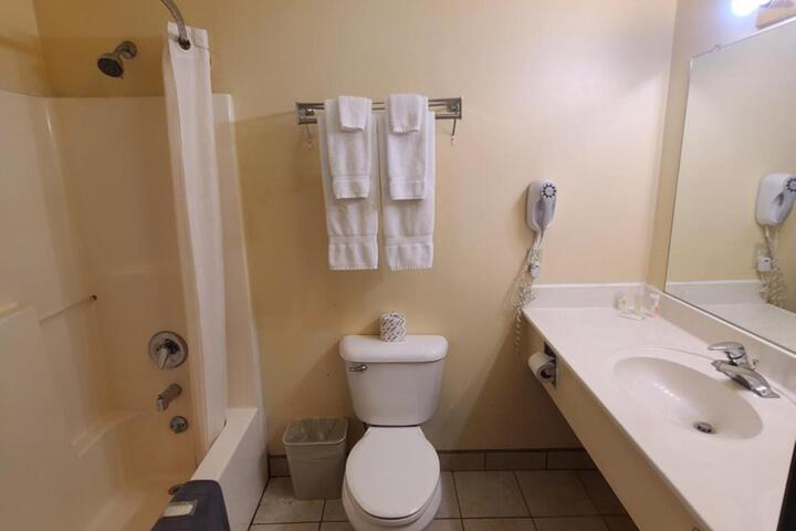 Room 70 of 83