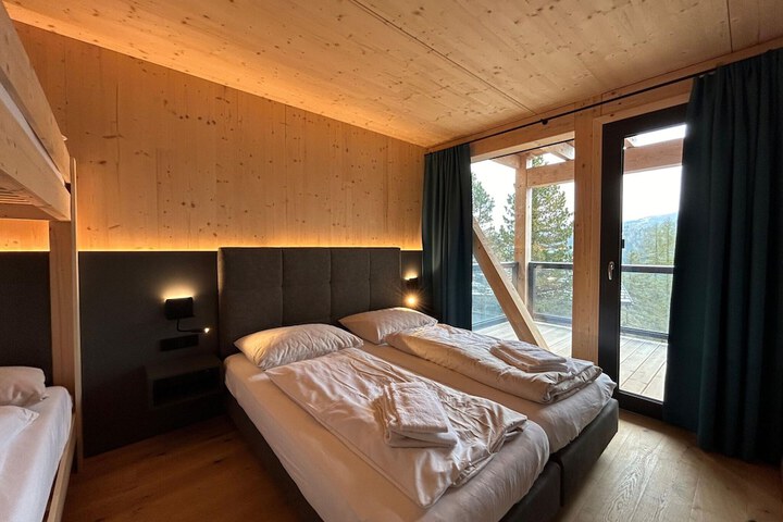 Room 5 of 42