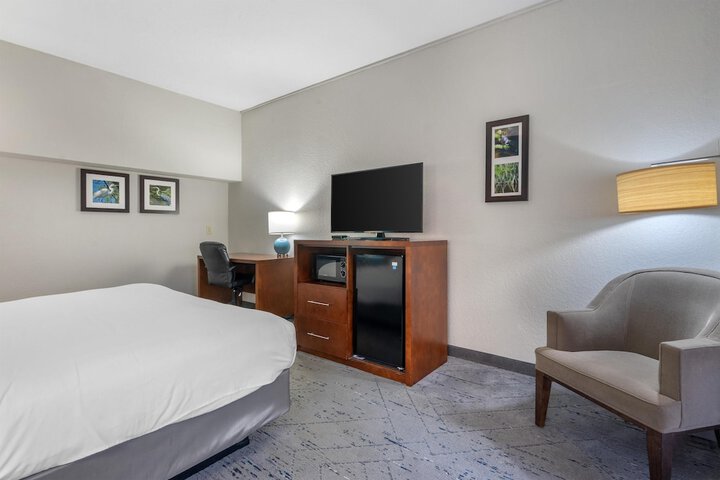 Room 14 of 40
