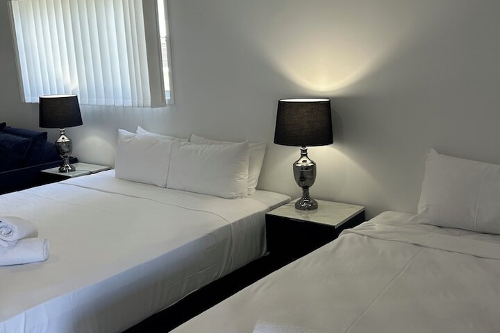 Room 6 of 157