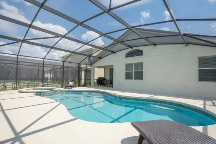 Pool 13 of 20