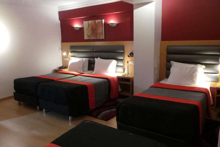 Room 13 of 37