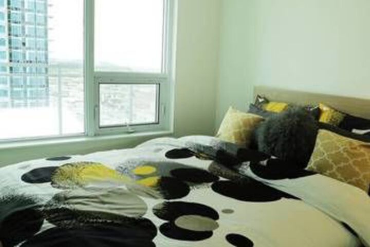 Room 10 of 18