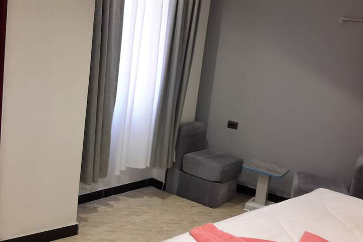 Room 12 of 31