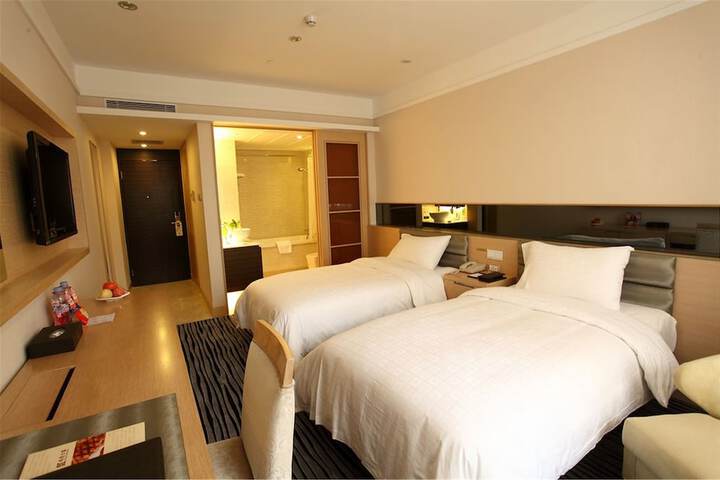 Room 14 of 70