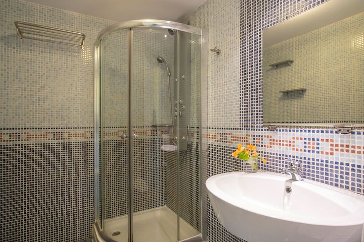 Room 20 of 27
