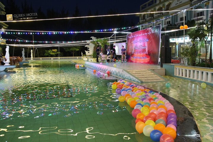 Pools & Facilities