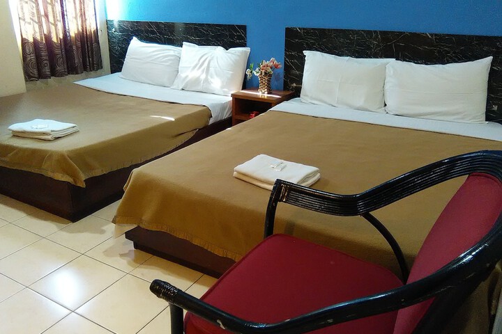Room 16 of 32