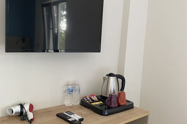 Room 2 of 16