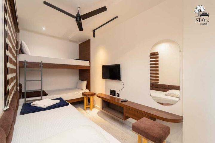 Room 4 of 26