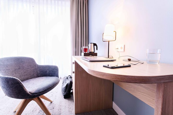 Room 10 of 31