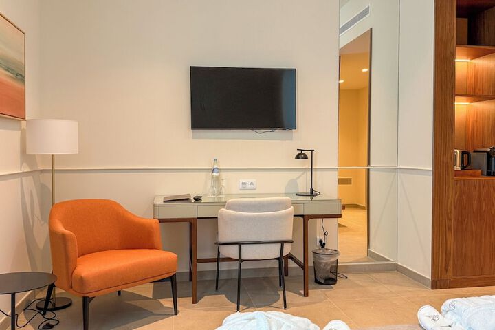 Room 32 of 118
