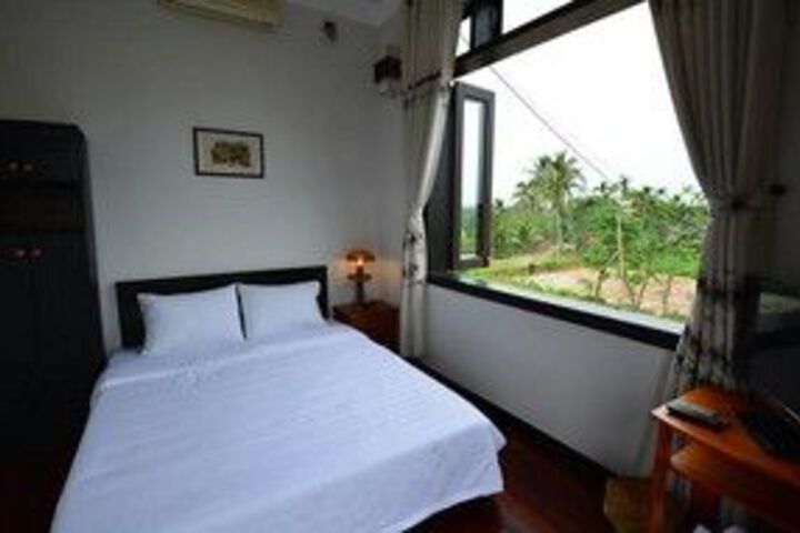 Room 12 of 20