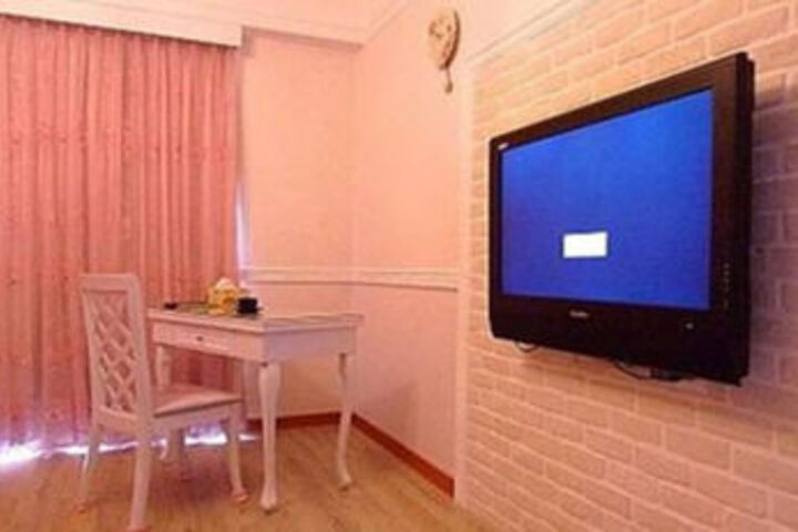 Room 21 of 27