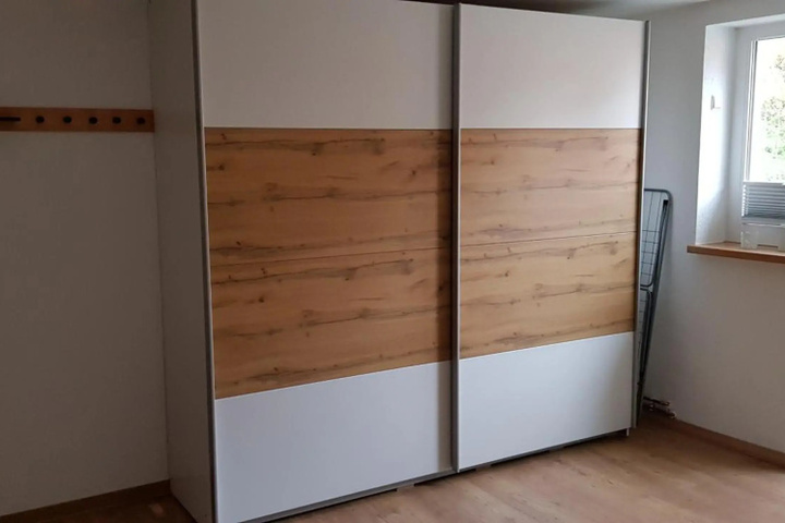 Room 6 of 14