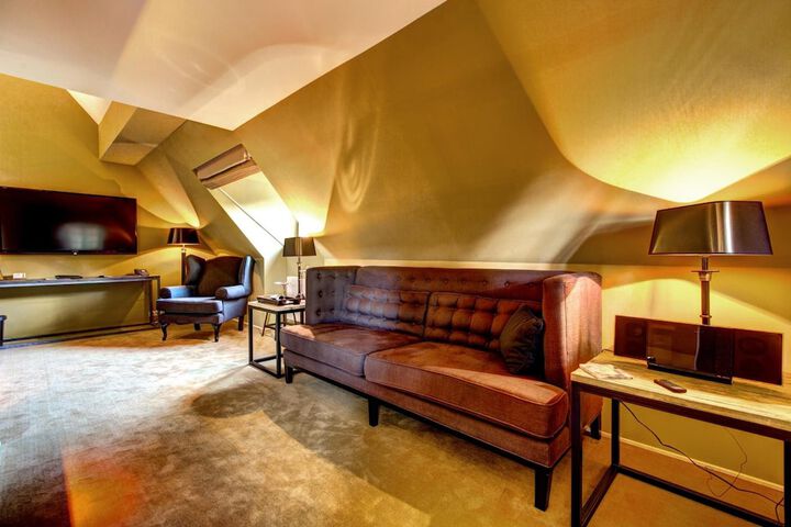 Room 21 of 45