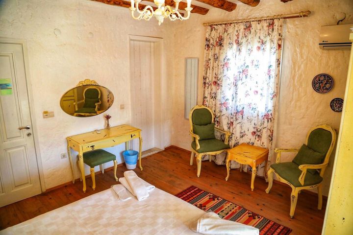 Room 18 of 35