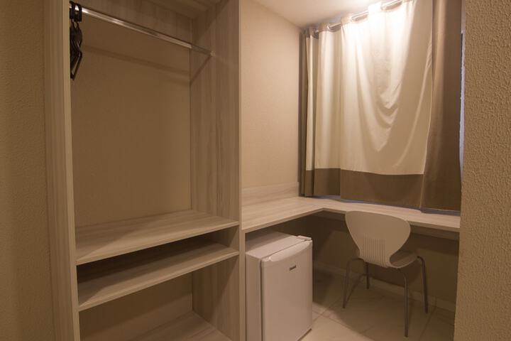 Room 8 of 50