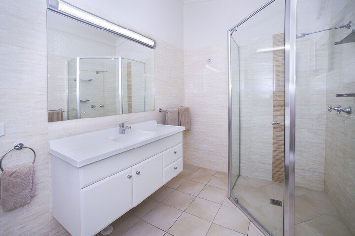 Room 15 of 21