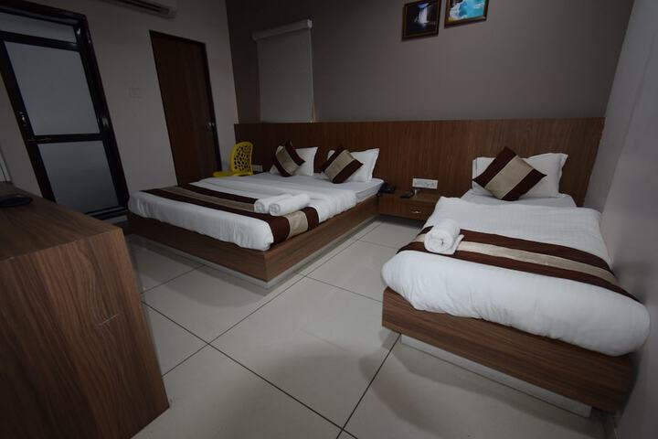 Room 12 of 36