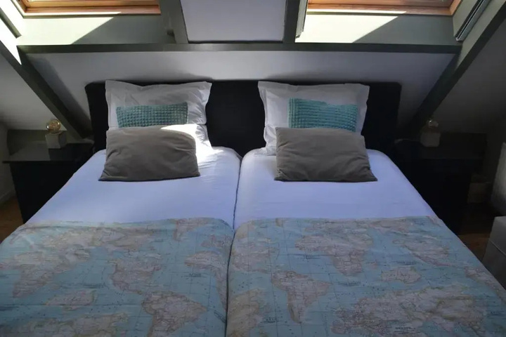 Room 4 of 13