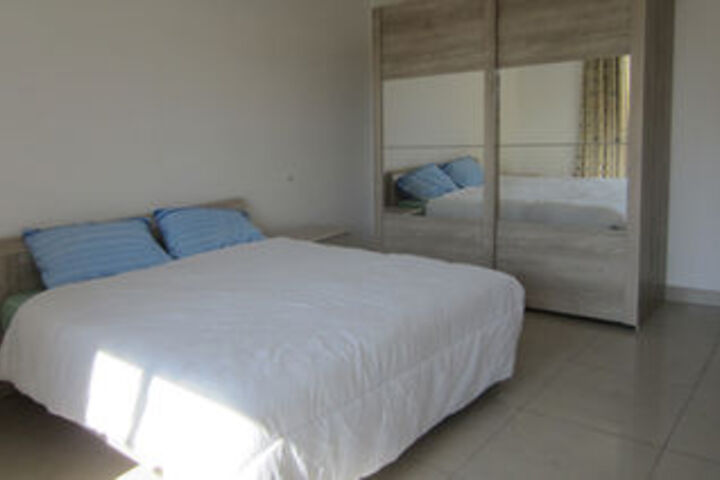 Room 17 of 38