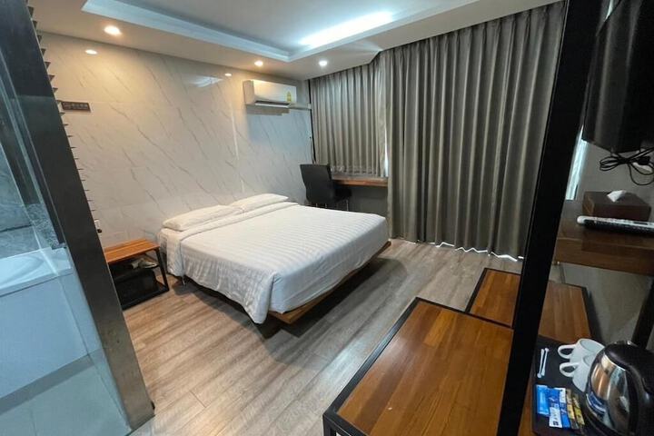 Room 11 of 44