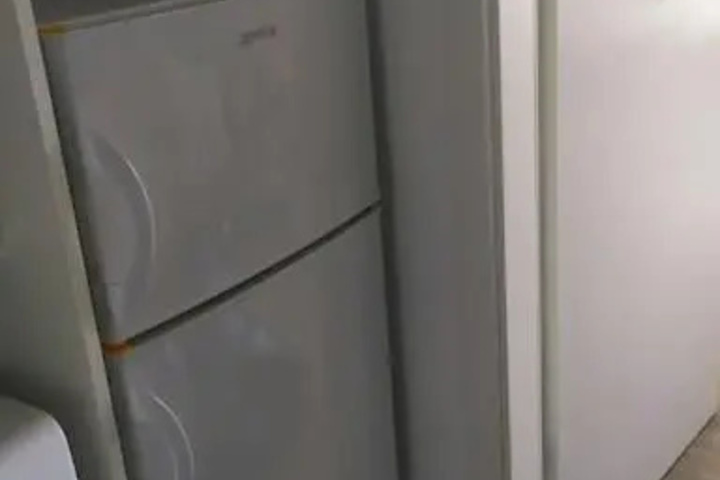 Room 6 of 14