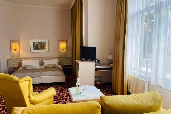 Room 5 of 36