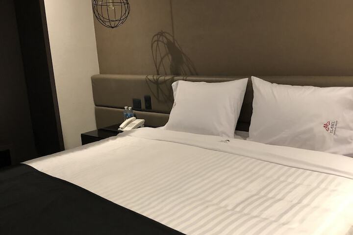 Room 17 of 49