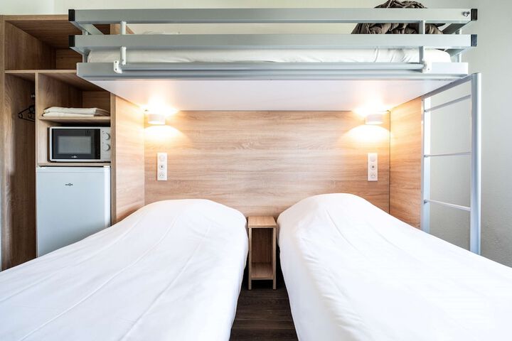Room 15 of 31