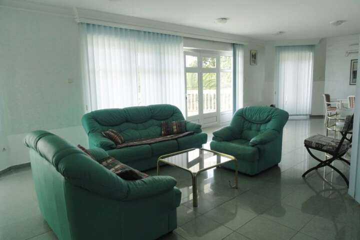 Room 16 of 25