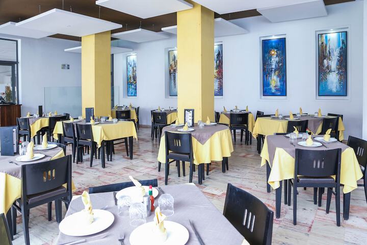 Dining 110 of 147