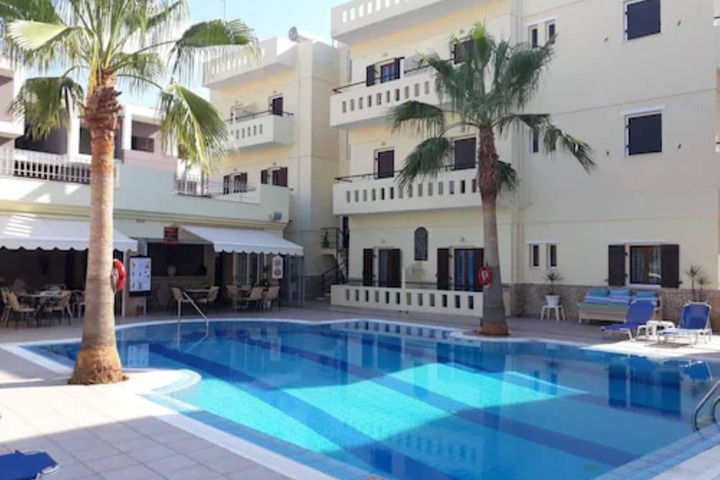 Hotel with Pool